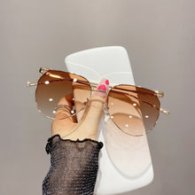 Load image into Gallery viewer, Oversized Pilot Metal Green Sunglasses Women 2023 Brand Design Retro 90s Square Frame Gradient Lens Sun Glasses Shades
