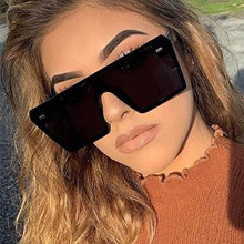 Carica l&#39;immagine nel visualizzatore di Gallery, Oversized Square Sunglasses Retro Gradient Big Frame One Piece Gafas Shade Mirror Clear Lens Sun Glasses For Women