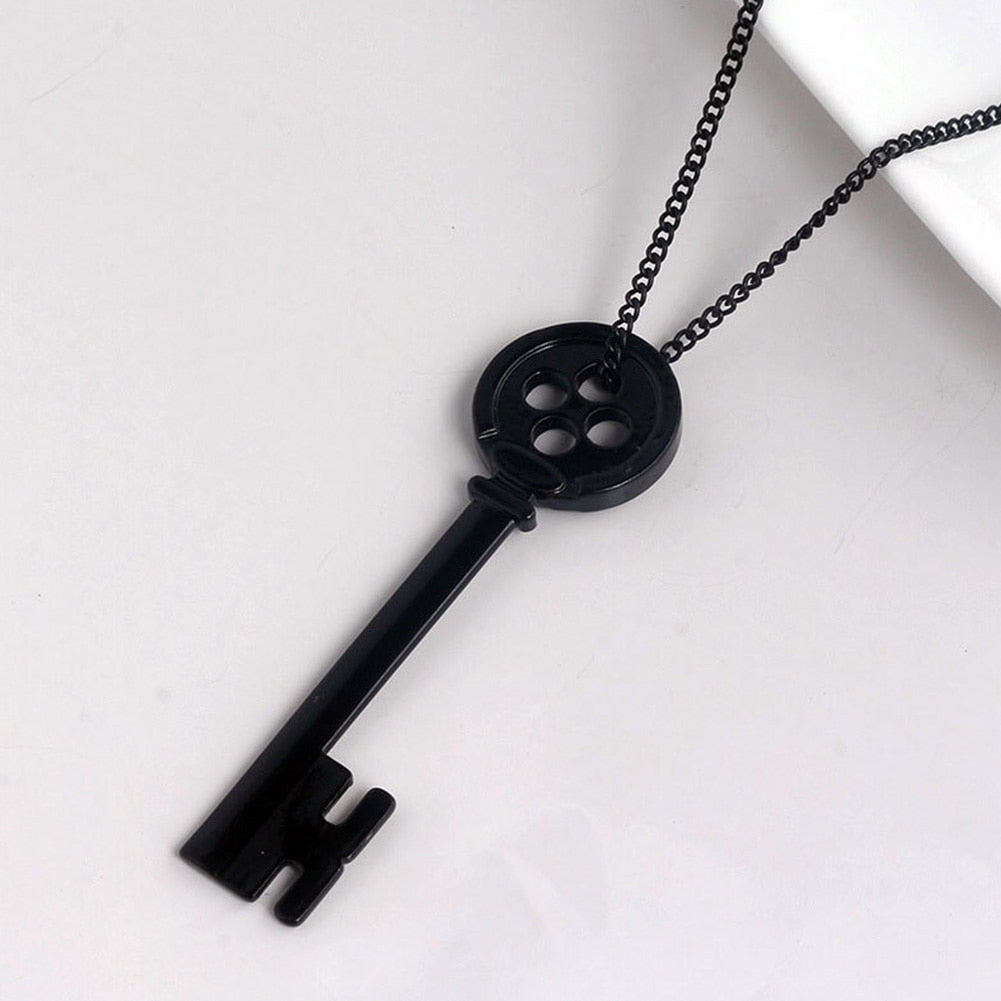 Fashion Personality Halloween Metal Coraline Key Skeleton Props Neil Gaiman Retro Black Treasure Chest Key Necklace