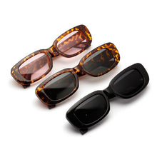 Carica l&#39;immagine nel visualizzatore di Gallery, Punk Sun Glasses Frame PC Lens AC Travel Sunglasses Retro Small Oval Sunglasses for Women