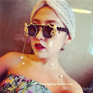 Retro Round Monkey Metal Chains Decoration Baroque Sunglasses Women Designer Clamshell Cool Eyewear Jewelry