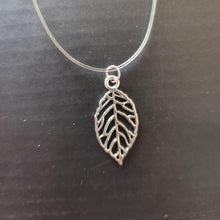 Carica l&#39;immagine nel visualizzatore di Gallery, Fashion Shiny Crystal Necklace Zircon Pendant Transparent Fishing Line Invisible Ladies Necklace Jewelry Clavicle Chain Chocker