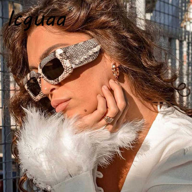 Occhiali da sole quadrati Montature in pelle di serpente Occhiali da sole da uomo Occhiali oversize con tonalità UV400 Oculos 