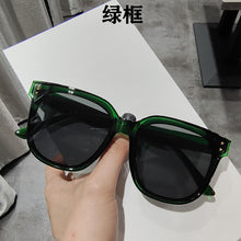 Carica l'immagine nel visualizzatore di Gallery, Square Sunglasses Women Designer  Cat Eye Sun Glasses Female Classic Vintage UV400 Outdoor Oculos De Sol vintage