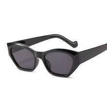 Carica l'immagine nel visualizzatore di Gallery, Square Sunglasses Women Designer  Women Cat Eye Sun Glasses Classic Vintage UV400 Outdoor Oculos De Sol