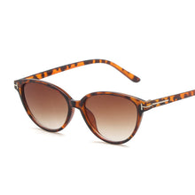 Carica l'immagine nel visualizzatore di Gallery, Square Sunglasses Women Men Designer  Women Cat Eye Sun Glasses Classic Vintage UV400 Outdoor Oculos De Sol