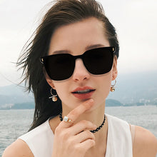 Load image into Gallery viewer, Sunglasses Classic Women Outdoor Glasses Polarized UV400 Lens Men Sun Glasses Vintage Eyewear For Male/Female N8033