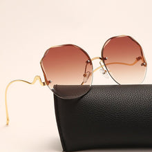 Load image into Gallery viewer, Tea Gradient Sunglasses Round Shades Women Metal Curved Temples Sun Glasses Female UV400 Eyewear oculos de sol