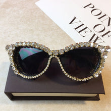 Carica l&#39;immagine nel visualizzatore di Gallery, Women CatEye BlingBling Diamond Crystal Cat eye Sunglasses Rhinestone Frame Womens Sun Glasses