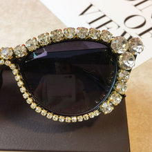 Carica l&#39;immagine nel visualizzatore di Gallery, Women CatEye BlingBling Diamond Crystal Cat eye Sunglasses Rhinestone Frame Womens Sun Glasses