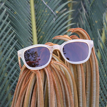 Load image into Gallery viewer, translucent semi transparent yellow jelly color handmade sheep horn frame brown travellers&#39;s sunglasses eyeglasses