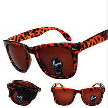 Load image into Gallery viewer, Folding Sunglasses Men with Case Box Foldable Women Brand Designer Sun Glasses Mirror Retro Outdoor