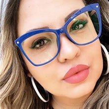 Load image into Gallery viewer, Frame Women's Glasses Transparent Vintage Cat Eye Rivet Female Glasses Metal Women's Eyeglasses With Frame