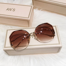 Load image into Gallery viewer, Free INS Gradient Sunglasses Women Rimless Sunglasses Trimmed  Metal Curved Temples Sun Glasses All-match Decorative Glasses