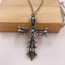 Carica l&#39;immagine nel visualizzatore di Gallery, Vendita calda The Movie Fast and Furious Collana con ciondolo Dominic Toretto Cross Pendenti da uomo per gioielli da uomo Collana in cristallo 