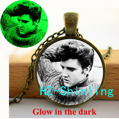 GL-00527 New Fashion Glow in The Dark Elvis Presley Pendant Necklace Rock Star Pendant Glowing Jewelry Round Glass Necklace