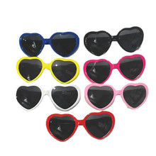 Load image into Gallery viewer, Gafas con forma de corazón para hombre y mujer, lentes con efectos de amor en la noche, luces Corazón, difracción, accesorios Unisex, 1 unidad