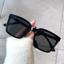 Load image into Gallery viewer, Gafas de sol clásicas para hombre y mujer, lentes de sol unisex de estilo Vintage, cuadradas, oversize, 2023