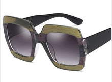 Load image into Gallery viewer, Gafas de sol con montura cuadrada europea y americana para mujer, anteojos de sol retro con marco grande