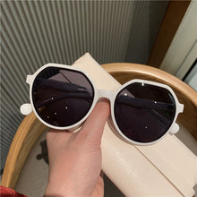 Load image into Gallery viewer, Gafas de sol con montura redonda, lentes de sol con montura redonda personalizada, estilo moderno, combina con todo, tendencia Ins, Color caramelo, con marco grande, 2023