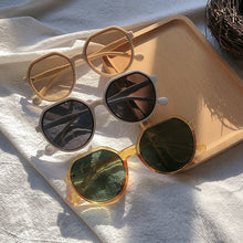 Load image into Gallery viewer, Gafas de sol con montura redonda, lentes de sol con montura redonda personalizada, estilo moderno, combina con todo, tendencia Ins, Color caramelo, con marco grande, 2023