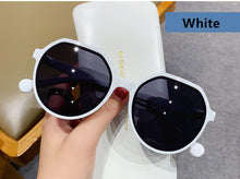 Load image into Gallery viewer, Gafas de sol con montura redonda, lentes de sol con montura redonda personalizada, estilo moderno, combina con todo, tendencia Ins, Color caramelo, con marco grande, 2023