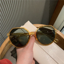 Load image into Gallery viewer, Gafas de sol con montura redonda, lentes de sol con montura redonda personalizada, estilo moderno, combina con todo, tendencia Ins, Color caramelo, con marco grande, 2023