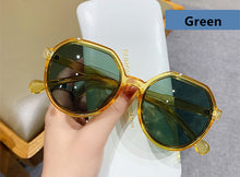 Load image into Gallery viewer, Gafas de sol con montura redonda, lentes de sol con montura redonda personalizada, estilo moderno, combina con todo, tendencia Ins, Color caramelo, con marco grande, 2023