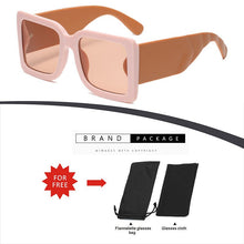 Load image into Gallery viewer, Gafas de sol cuadradas de estilo europeo y americano para hombre y mujer, anteojos de sol masculinos y femeninos de patas anchas con personalidad, de color, 2023