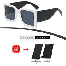 Load image into Gallery viewer, Gafas de sol cuadradas de estilo europeo y americano para hombre y mujer, anteojos de sol masculinos y femeninos de patas anchas con personalidad, de color, 2023