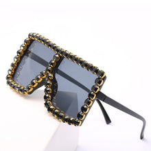 Load image into Gallery viewer, Gafas de sol cuadradas de gran tamaño para mujer, lentes de sol de diamante de colores con marco grande, de lujo, de cristal, gafas de diamantes falsos, UV400, 2023