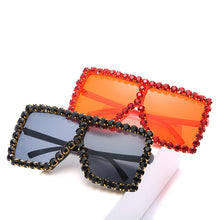 Load image into Gallery viewer, Gafas de sol cuadradas de gran tamaño para mujer, lentes de sol de diamante de colores con marco grande, de lujo, de cristal, gafas de diamantes falsos, UV400, 2023
