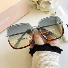 Load image into Gallery viewer, Gafas de sol cuadradas de leopardo azul para mujer, anteojos de sol unisex con montura de Color, de gran calidad, con uv400