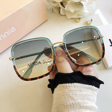 Load image into Gallery viewer, Gafas de sol cuadradas de leopardo azul para mujer, anteojos de sol unisex con montura de Color, de gran calidad, con uv400