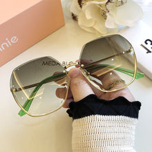 Load image into Gallery viewer, Gafas de sol cuadradas sin montura de alta calidad para mujer, anteojos de sol femeninos de Metal con gradiente, a la moda, de lujo, Estilo Vintage, 2023