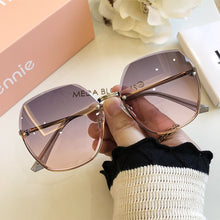 Load image into Gallery viewer, Gafas de sol cuadradas sin montura de alta calidad para mujer, anteojos de sol femeninos de Metal con gradiente, a la moda, de lujo, Estilo Vintage, 2023