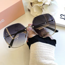 Load image into Gallery viewer, Gafas de sol cuadradas sin montura de alta calidad para mujer, anteojos de sol femeninos de Metal con gradiente, a la moda, de lujo, Estilo Vintage, 2023