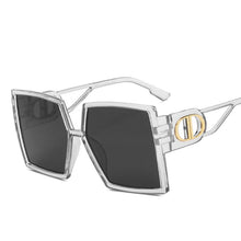 Load image into Gallery viewer, Gafas de sol de diseño de marca para mujer, lentes de sol de gran tamaño con marco hueco de lujo, con forma de mariposa, Anti-UV, para viajes en la playa, UV400