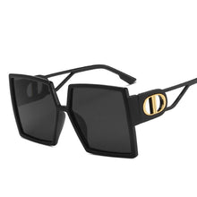Load image into Gallery viewer, Gafas de sol de diseño de marca para mujer, lentes de sol de gran tamaño con marco hueco de lujo, con forma de mariposa, Anti-UV, para viajes en la playa, UV400