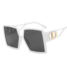 Load image into Gallery viewer, Gafas de sol de diseño de marca para mujer, lentes de sol de gran tamaño con marco hueco de lujo, con forma de mariposa, Anti-UV, para viajes en la playa, UV400