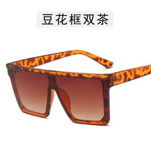 Load image into Gallery viewer, Gafas de sol de gran tamaño para mujer y hombre, lentes de sol con marco cuadrado grande, con remache, gradiente, estilo Vintage con espejo, UV400, 2023