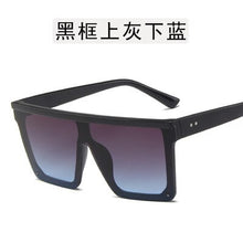 Load image into Gallery viewer, Gafas de sol de gran tamaño para mujer y hombre, lentes de sol con marco cuadrado grande, con remache, gradiente, estilo Vintage con espejo, UV400, 2023