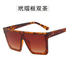 Load image into Gallery viewer, Gafas de sol de gran tamaño para mujer y hombre, lentes de sol con marco cuadrado grande, con remache, gradiente, estilo Vintage con espejo, UV400, 2023