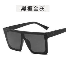 Load image into Gallery viewer, Gafas de sol de gran tamaño para mujer y hombre, lentes de sol con marco cuadrado grande, con remache, gradiente, estilo Vintage con espejo, UV400, 2023