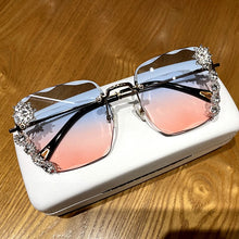 Load image into Gallery viewer, Gafas de sol de lujo sin montura para mujer, anteojos de sol femeninos de estilo moderno, con estampado de vinilo cuadrado, con diamantes de imitación, estilo veraniego, 2023