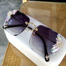 Load image into Gallery viewer, Gafas de sol de lujo sin montura para mujer, anteojos de sol femeninos de estilo moderno, con estampado de vinilo cuadrado, con diamantes de imitación, estilo veraniego, 2023