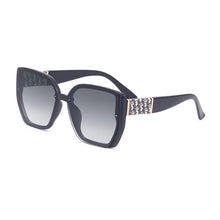 Load image into Gallery viewer, Gafas de sol de moda para mujer, lentes de sol cuadradas de cuero con diseño de lujo para hombre, para exteriores, fiesta, viaje, senderismo