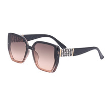 Load image into Gallery viewer, Gafas de sol de moda para mujer, lentes de sol cuadradas de cuero con diseño de lujo para hombre, para exteriores, fiesta, viaje, senderismo