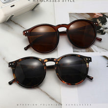 Load image into Gallery viewer, Gafas de sol polarizadas redondas Retro para mujer, anteojos de sol polarizados Vintage con remaches nuevos