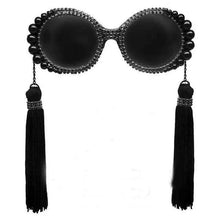 Load image into Gallery viewer, Gafas de sol redondas barrocas para mujer, lentes de sol con borlas, perlas, diamantes de imitación, Decoración, Marco grande de vidrio, redondas